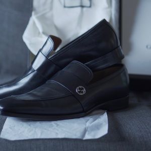 Mens Gucci Leather Loafer with interlocking G